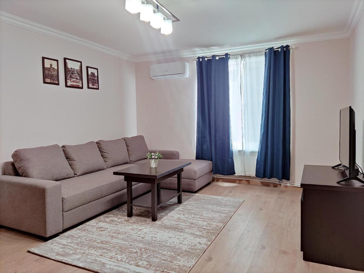 יירבאן Renovated 1 Bedroom With King Size Bed In Kentron מראה חיצוני תמונה