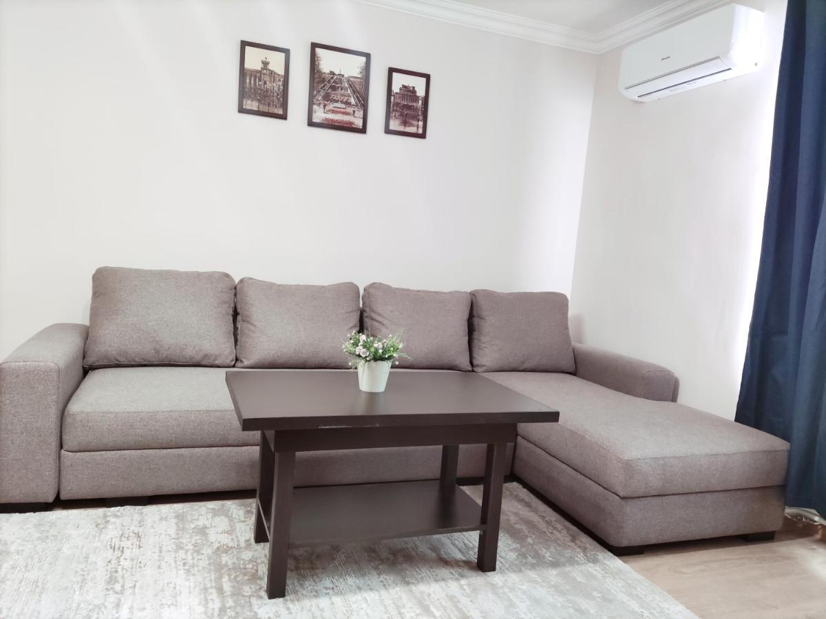יירבאן Renovated 1 Bedroom With King Size Bed In Kentron מראה חיצוני תמונה