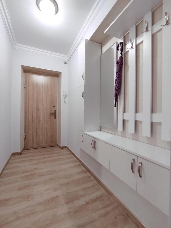 יירבאן Renovated 1 Bedroom With King Size Bed In Kentron מראה חיצוני תמונה