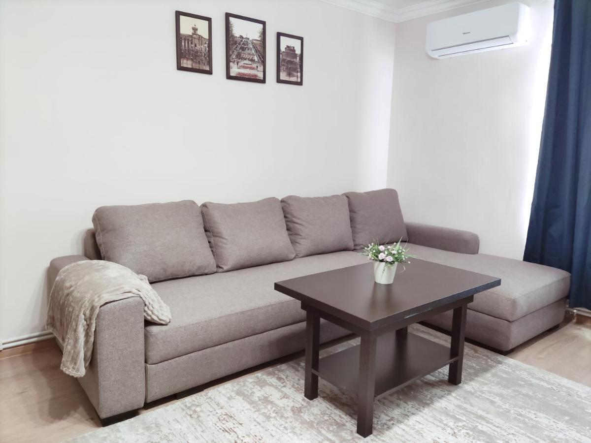 יירבאן Renovated 1 Bedroom With King Size Bed In Kentron מראה חיצוני תמונה