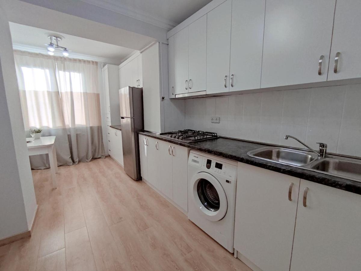 יירבאן Renovated 1 Bedroom With King Size Bed In Kentron מראה חיצוני תמונה